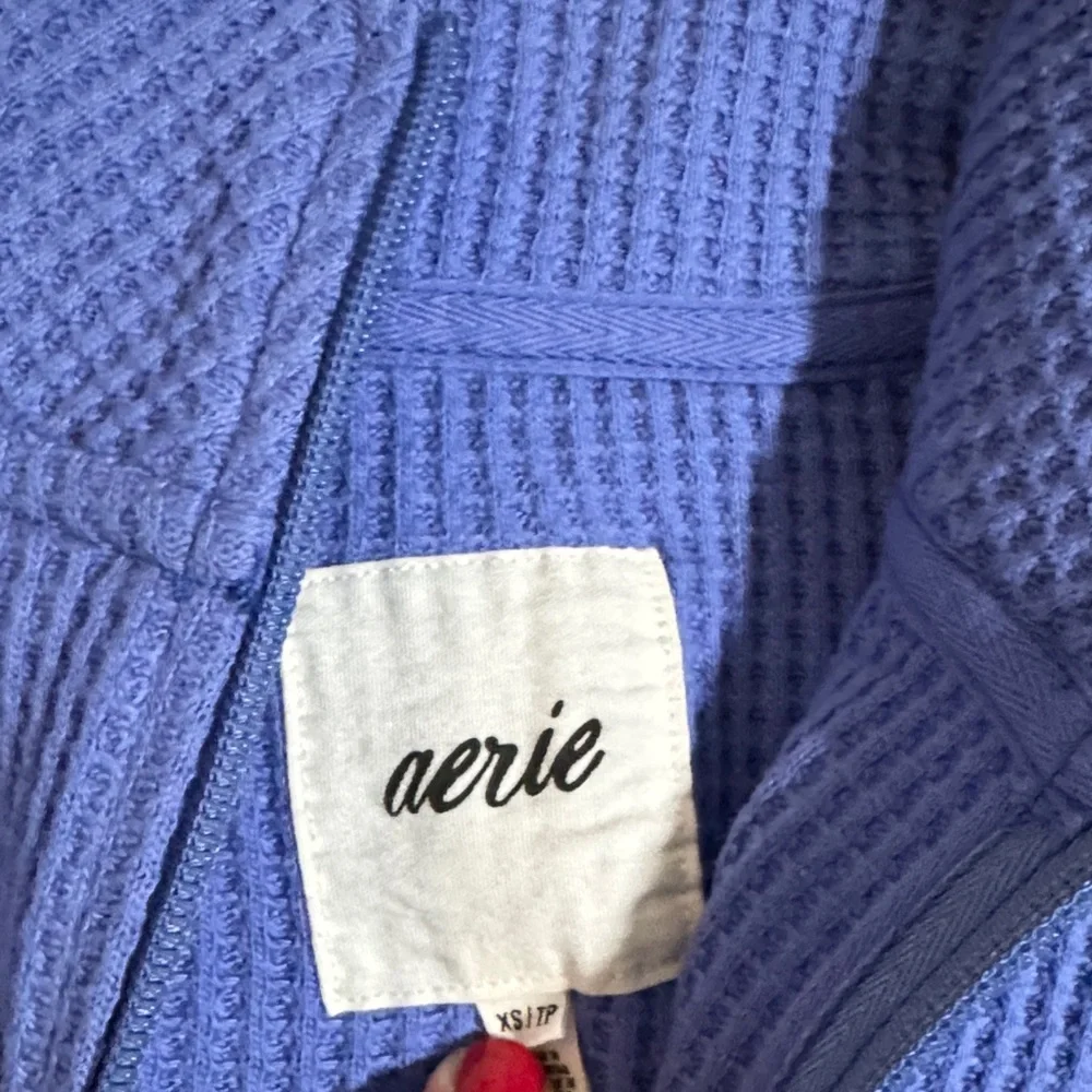 Aerie Women’s Quarter Zip - Picture 2 of 4